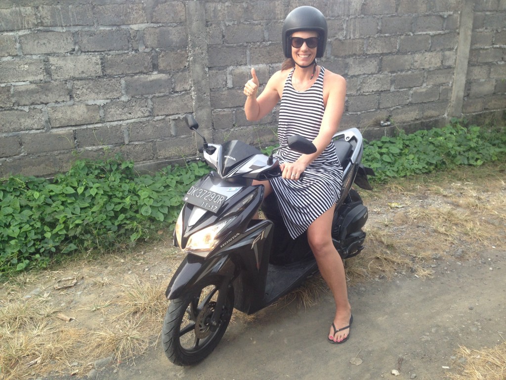 Bali Life - learning to ride a scooter